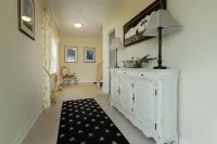 Luxurious Beach Block 4-Bdrm House for the whole family - prices reduced!! - Gym