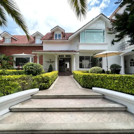 Casa Bonita Hotel & Luxury Residence