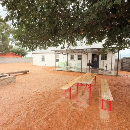 Ocotillo House: Centrally Located 3Bed/3Bath Home