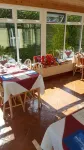 Riverwalk House B&B - parking