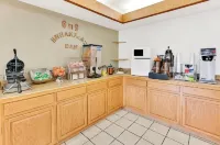 Super 8 by Wyndham Hampshire IL - breakfast