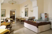 Hotel Mediterranee - Beach