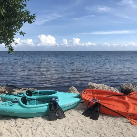 BRAND NEW! KEYS BEACH RETREAT! CAPTIVATING WATERVIEW VILLA! WIFI! FREE GOLF CART