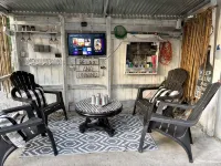 Blissful Bungalow on National Historic St in New Albany, 1 mile from Ohio River - Homestays