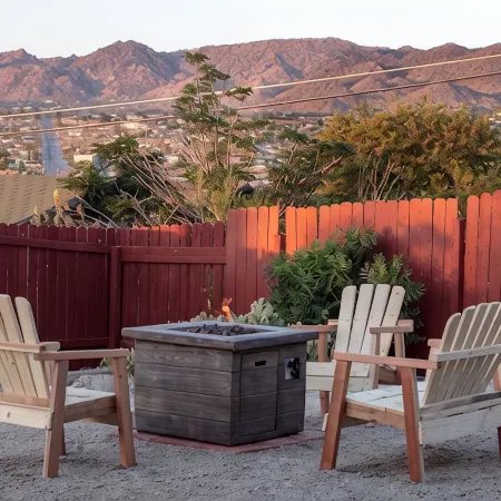 Desert Oasis-Close to National Park, Views, FirePit, Family & Pet Friendly