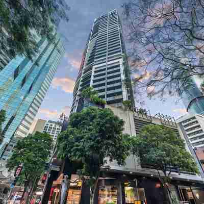 A Touch of Class! 2Bed/2Bath/1Car/Balcony/Views- CBD Hotel Exterior