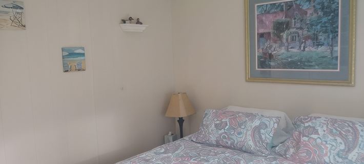 Quiet retreat at Waitts Lake Hotels in Stevens County