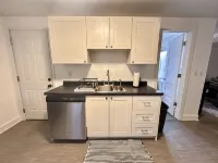 Cozy & Convenient Duplex, Near Downtown - Condos