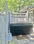 Heart Of The City ❤️ Hot tub, ITB, NC State Cameron Village - บังกะโล