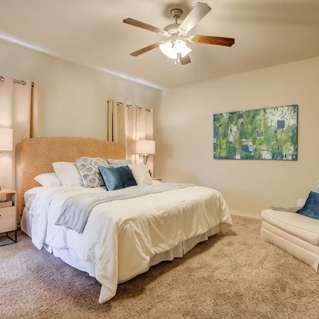 Matador Arena + Hot Tub + Game Room + 4Br Sleeps 14 + 4 Min to Loop