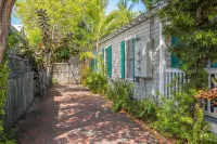 Charming 2 Bedroom Cottage in Old Town Key West - 2-Star