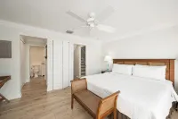 Southern Escape at Truman Annex - 2 Bed / 2.5 Bath with Parking & Shared Pool - Bungalows