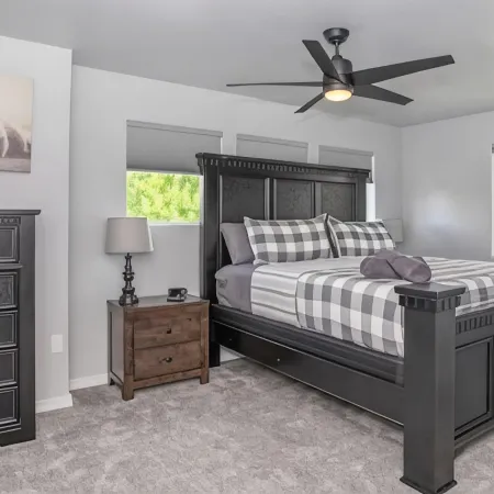 Lone Pine Retreat - 3BR 3BA - With Hot Tub Các khách sạn ở Kalispell