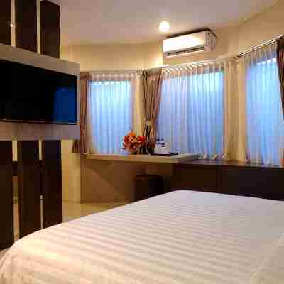 Alexander Hotel Tegal Rooms