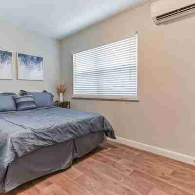 Lovely 1 Bedroom Steps from the Beach Rooms
