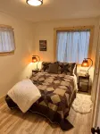 Downtown Bozeman Bungalow, pet friendly with private fenced yard