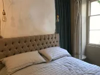 Lovely beachfront Apartment with private courtyard - 무료 와이파이