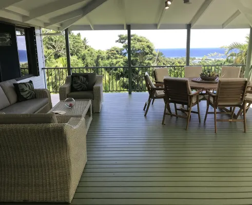 Vast family home, tranquil hillside location with Pacific views - Wifi