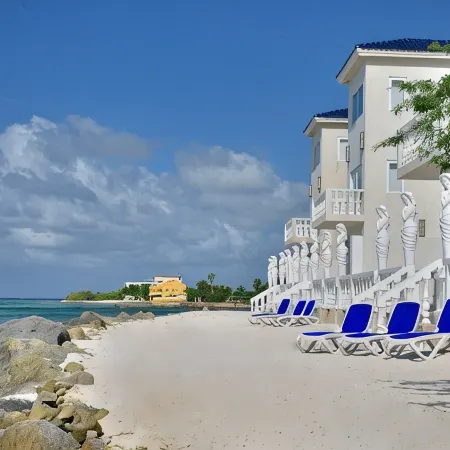 Luxurious Villa Fillipe 2  Beach Front, Sea View: Spacious, Private Pool & AC!