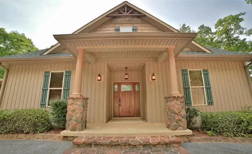 Relax on tranquil Wedowee - 3-Star