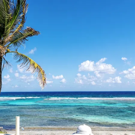 Coral Loft 4BR + 1 BR Oceanfront Villa w/ Private Pool & Beach in Grand Cayman