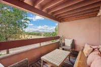 Vista Serenity: Cozy Kiva, mountain views, 3 minutes from downtown - con vistas a la montaña