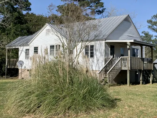 Coffee Creek Cottage: A tranquil, waterfront escape minutes from Oriental, NC - Homestays