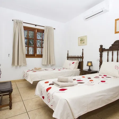 3 Bed Villa, Private Heated Pool Central Puerto Del Carmen, Fantastic Locatio