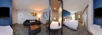 SpringHill Suites Elizabethtown - parking