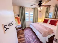 Cozy Retreat - Hot tub + Mountain Views + Pets - Boutique