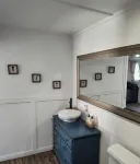 One bedroom cabin with an extra loft sleeping space minutes from the Frio River! - Feriehus