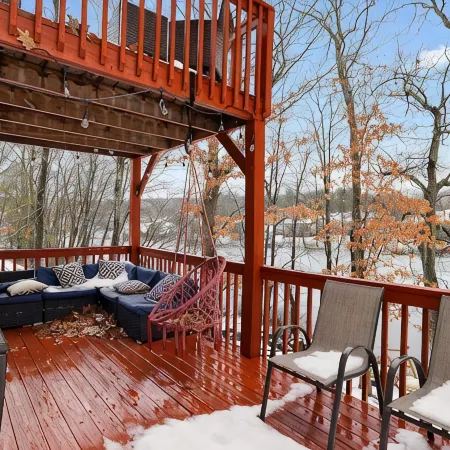 LAKE FRONT HOME in SAW CREEK, BUSHKILL