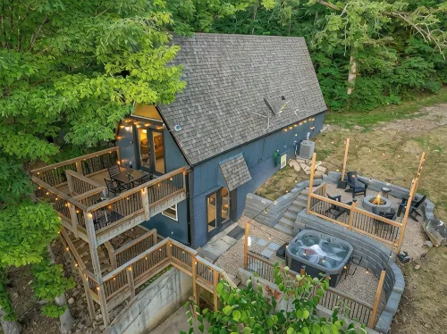 Views! Lux A-Frame w/ Private Hot Tub and Fire Pit. King Beds! - 4つ星