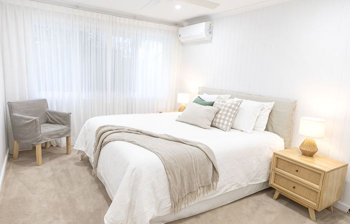 2 Bed apartment opposite the beach