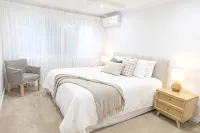 2 Bed apartment opposite the beach - WiFi