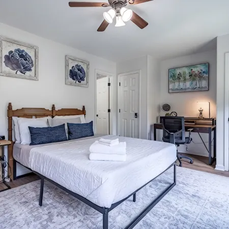 The Nest - Just 5 Miles from Braves & so close to ATL!