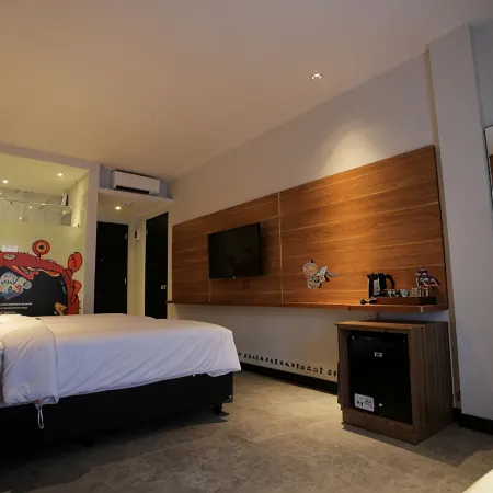 Creative RestArt Hotel by Damn I Love Indonesia Отели рядом с достопримечательностью «Парк развлечений Dago Dreampark»