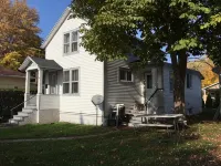 Lighthouse Cottage: 1 block from the beach, 2 blocks to downtown! - 4-Star