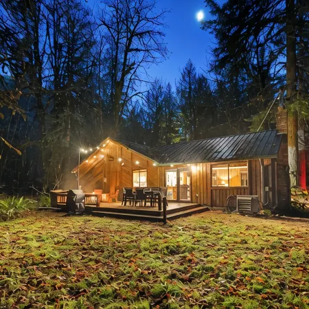 MTN Cabin-Hot Tub-Fire Pit-Games-Sleeps 10!!