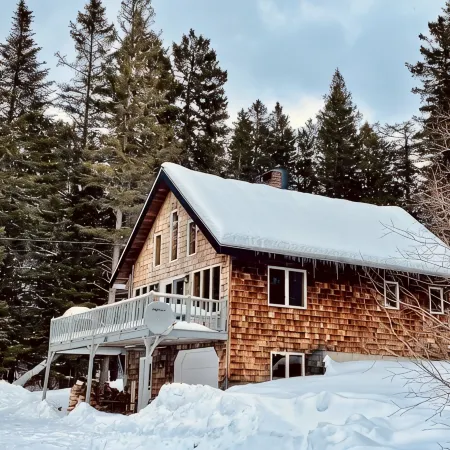 Rangeley 4-Season Retreat – Water and Sunset Views – Wood Stove – Game Room