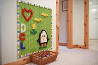 Logged & Loaded Cabin! 9Min to WISP! Hot tub, fire pit! Pets! EV charger! - 4성급
