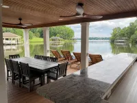 6000sf Luxury Home on Main Lake Cove – minutes off I-85 - Wifi