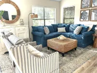 Great Location-Close to Everything. Adorable 3 BD/3 Bath Cottage with Pool! - 4 étoiles