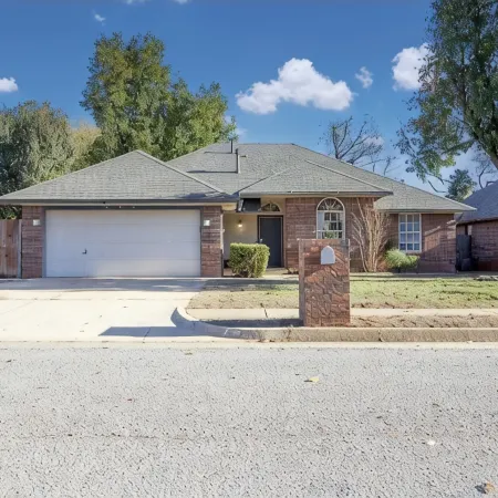 Lovely Central Edmond home 4bed 2bath