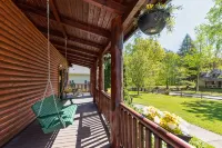 Cozy Log Cabin/Mountain Views & Rushing Creek/Pet-Friendly - Chalets