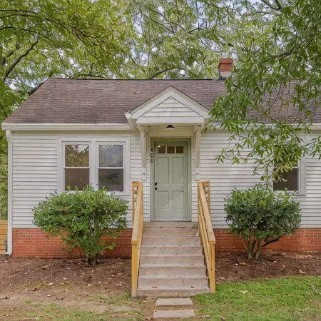 Ideally Located Modern Sanctuary, Newly Renovated