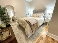 Schlitz Castle: Huge 5BR/4BA Sleeps 12 w/ Double Kitchens & Living Rooms - balcony