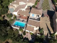 Air- Conditioned  5 Bedroom Villa with Stunning Castle Views - Villas