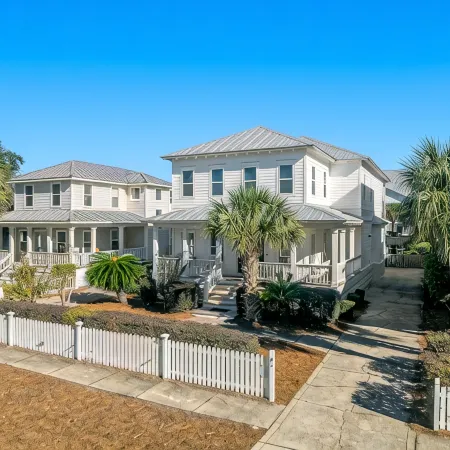 Private Pool + Hot Tub - Golf Cart - Block to Beach - Beach Chair Service
