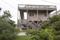 HATTERAS VILLAGE 4 BEDROOM - WALK TO OCEAN, MARINA, SOUND - Wifi
